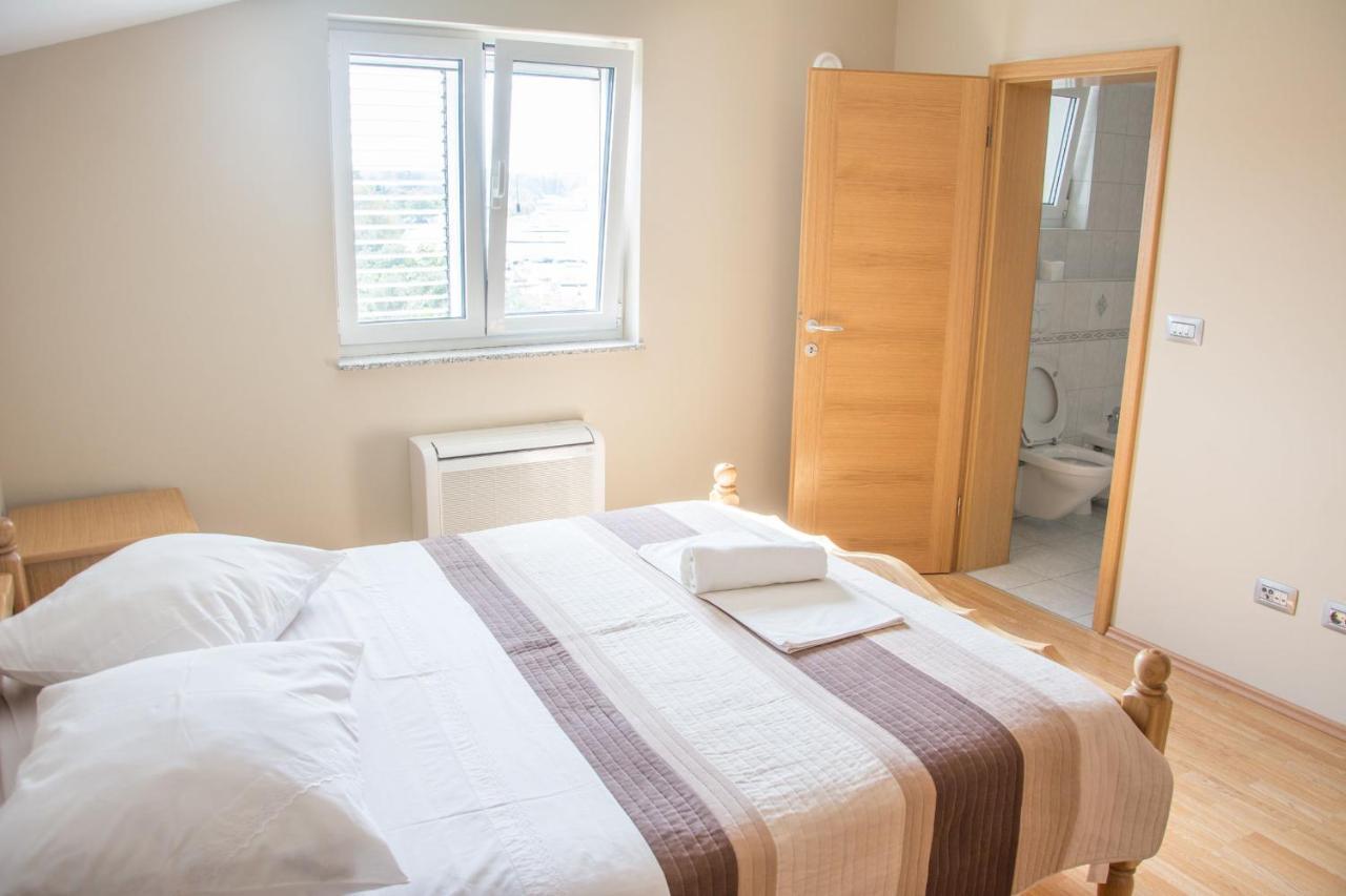 Apartments Citrine On The Beach Biograd Na Moru Exterior photo