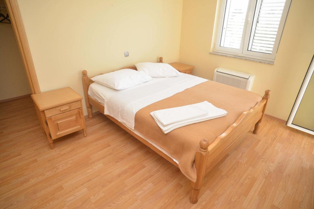 Apartments Citrine On The Beach Biograd Na Moru Exterior photo